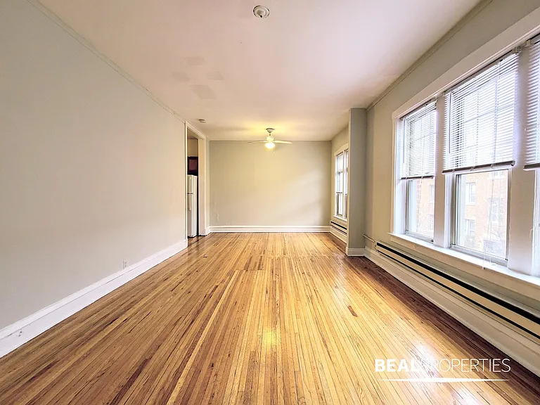 620-28 West Barry — Photo 11