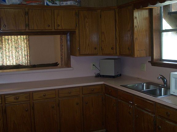 5th image of 1105 Pirtle St