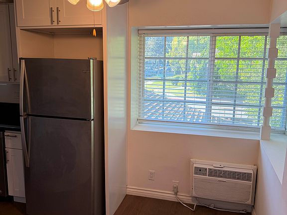 2nd image of 1401 Monterey Rd APT E