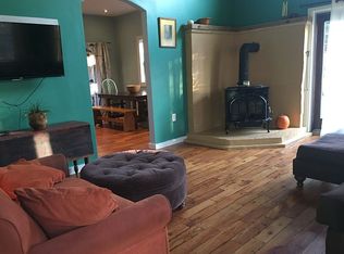 87 Robbins Rd, Hope, ME 04847