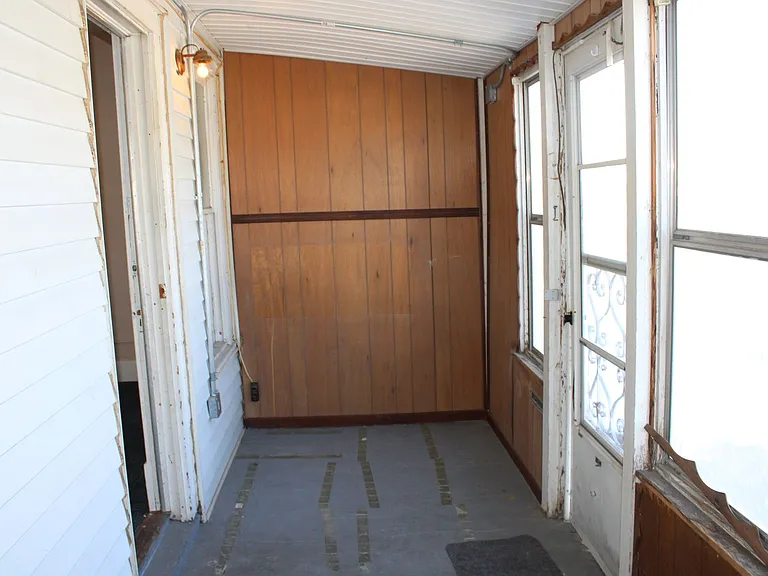715 N 4th St — Photo 2