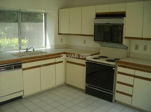 3rd image of 6970 Emerald Springs Ln