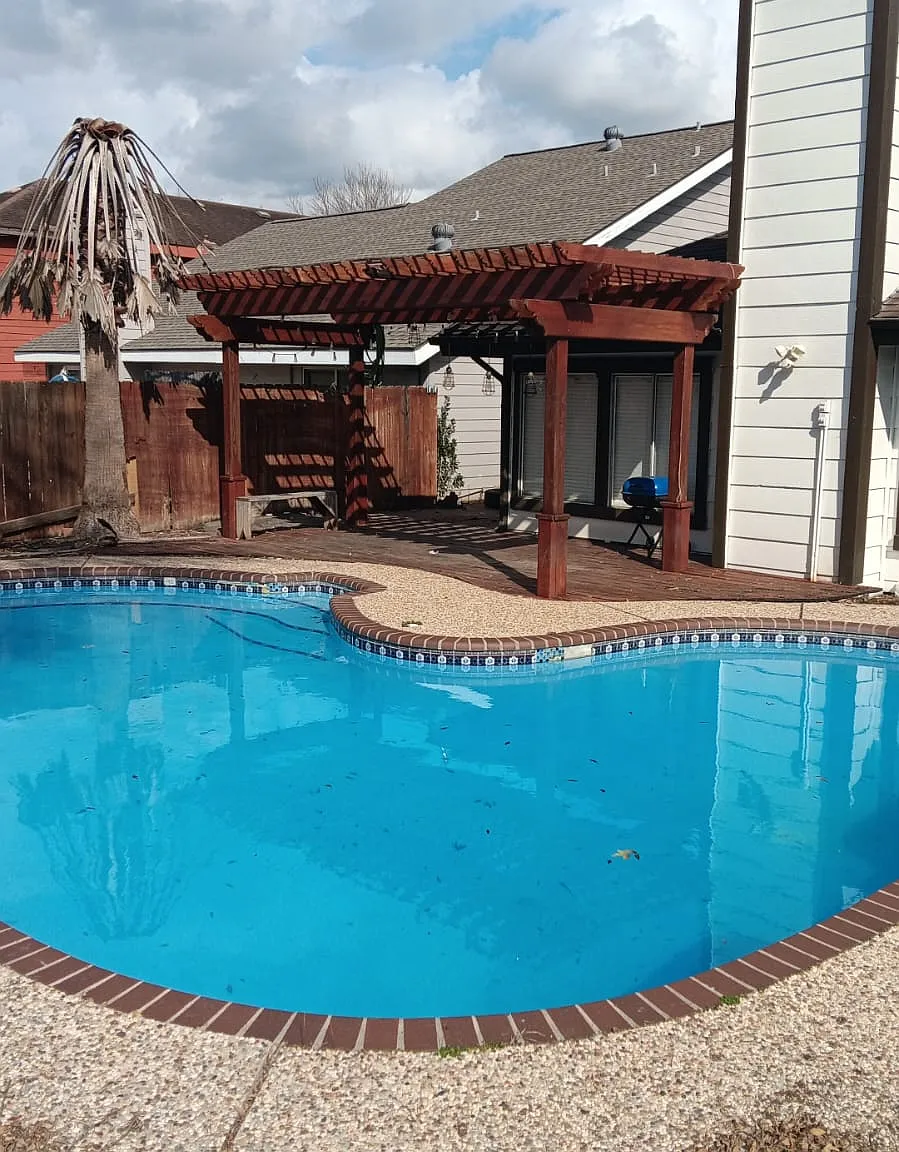 4 bed, 2.5 bath, 2390 sqft, $2,300 — Photo 4