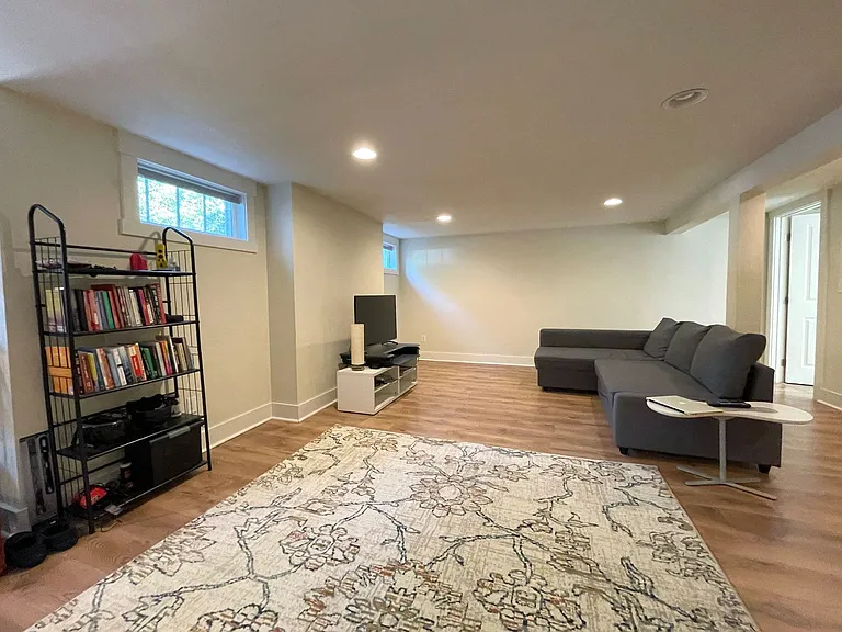 210 N Failing St — Photo 2