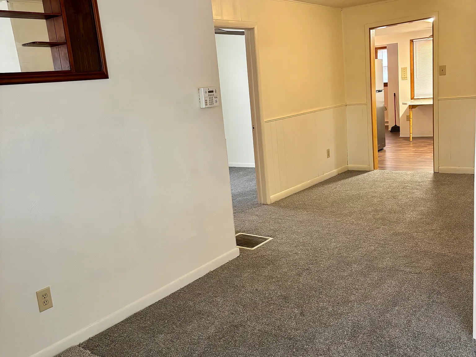 926 W Catalpa Dr — Photo 3