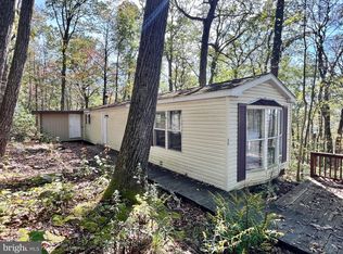 407 Woodlawn Dr, Breezewood, PA 15533