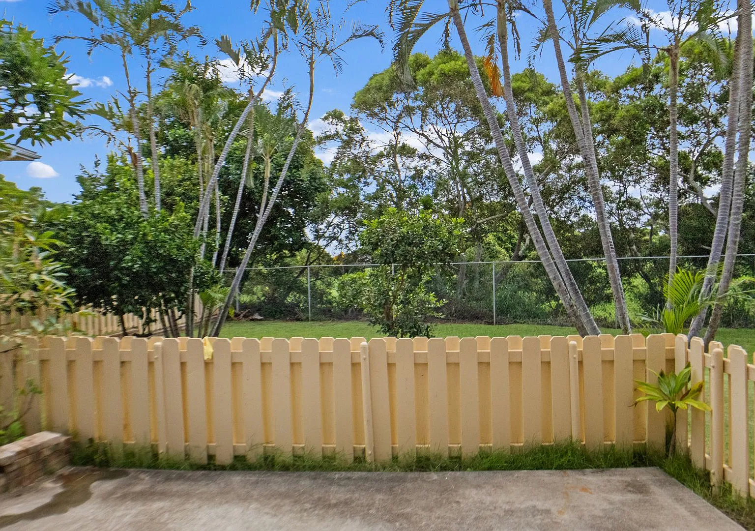 Corner-End Townhome w/ Private Yard- 94-524 Kupuohi St #16-103 — Photo 3