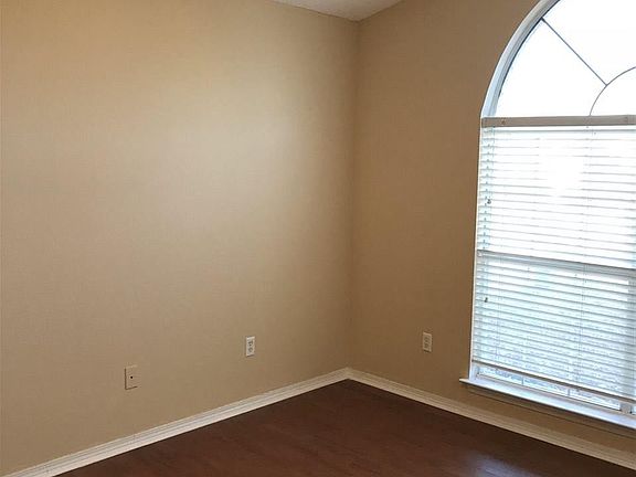 2nd image of 212 Mirabelle Cir
