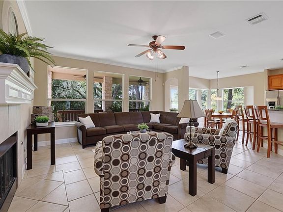 4th image of 2101 Clear Lake Pl