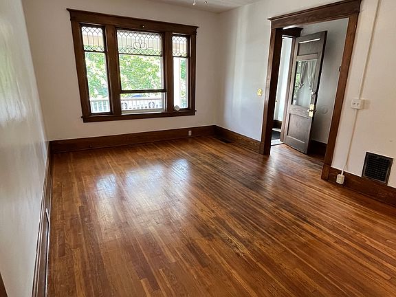3rd image of 373 Bryant St