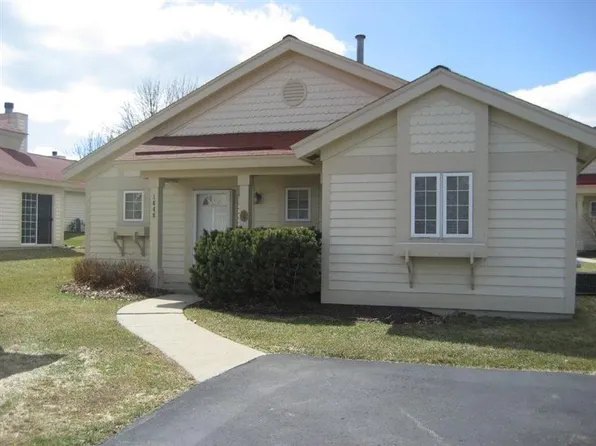 1648 Cottage Dr, Lake Geneva, WI 53147