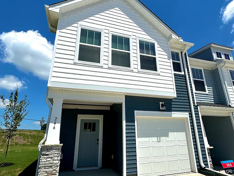246 Silo Ridge Dr — Photo 1