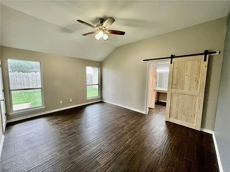 2417 Windblown Dr — Photo 9