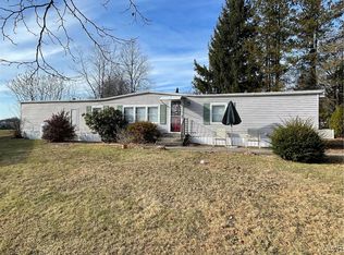 12 Hickory Hills Dr, Bath, PA 18014