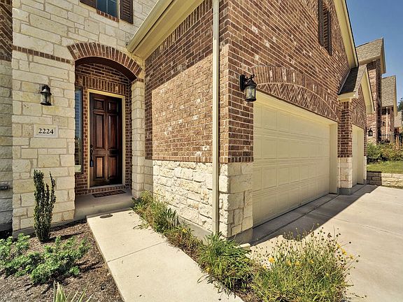 2nd image of 2224 Lookout Knoll Dr