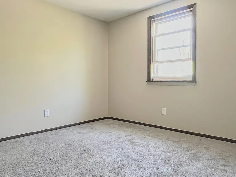578 Taunton Pl — Photo 6