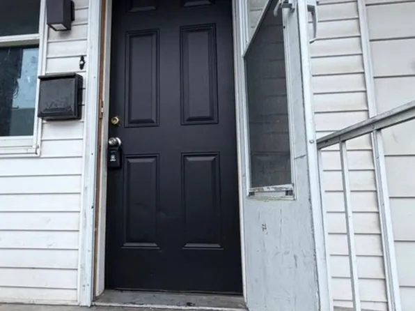 15 E Cherry St, Mount Carmel, PA 17851