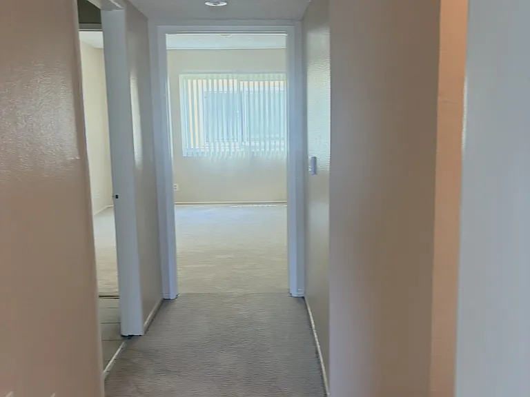 2324 N Catalina St #C — Photo 8