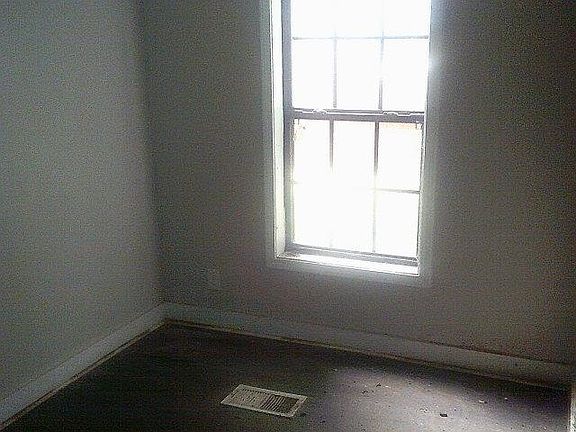 5th image of 1694 Walker Ave