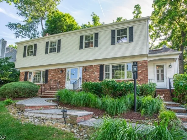 12 Colonial Dr, Morris Twp., NJ 07960