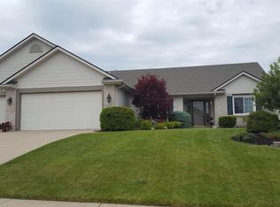 9922 Winding Creek Ln, Fort Wayne, IN 46804