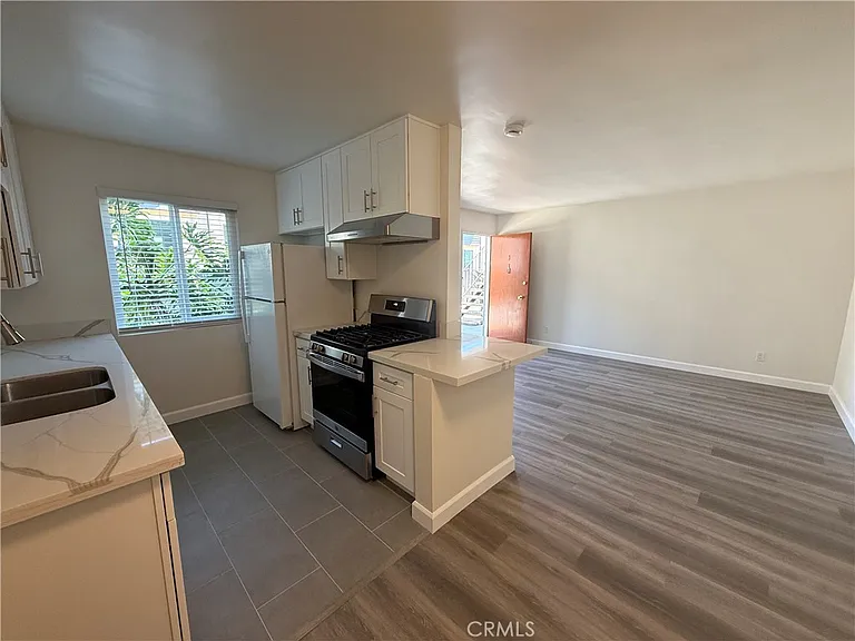 1420 Benito Ave #1 — Photo 5
