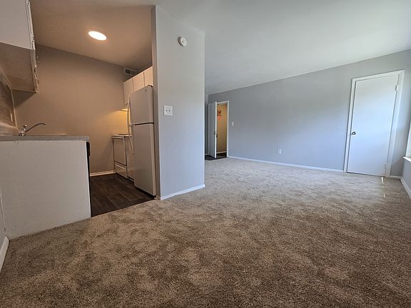 5th image of 1227 Nelson St APT D