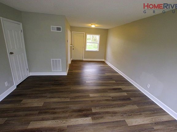 5th image of 1084 N Evergreen St #0