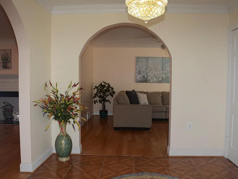 8261 Little River Tpke — Photo 2