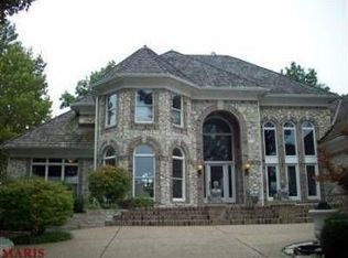 279 St Andrews Dr, Saint Albans, MO 63073