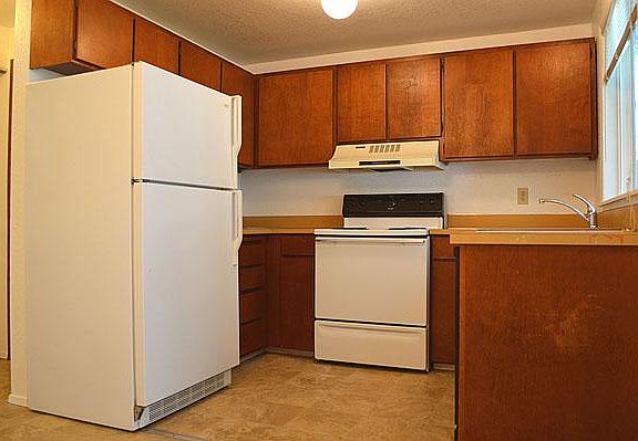 5th image of 5703 202nd St SW APT 3