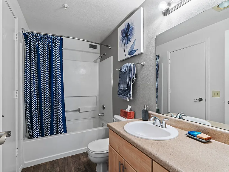 Creekside Apartments — Photo 30