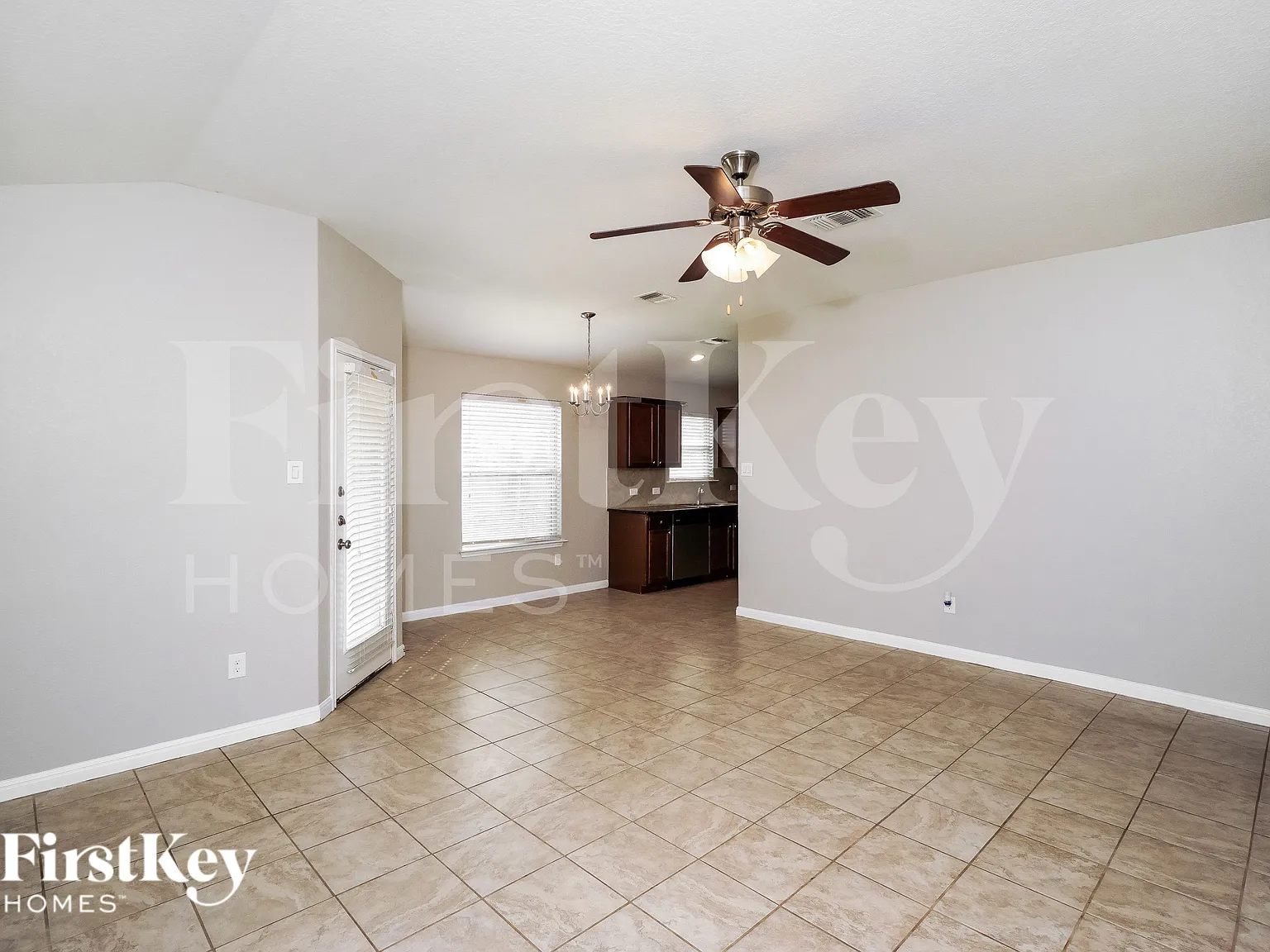 3 bed, 2.0 bath, 1163 sqft, $1,605 — Photo 3