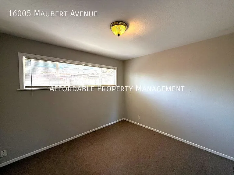 16005 Maubert Ave — Photo 9