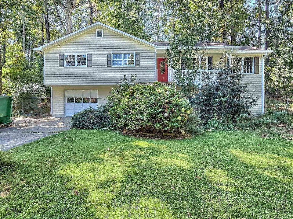 1st image of 504 Woodcliffe Ct