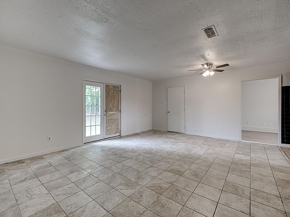 4th image of 6608 Delhaven Dr