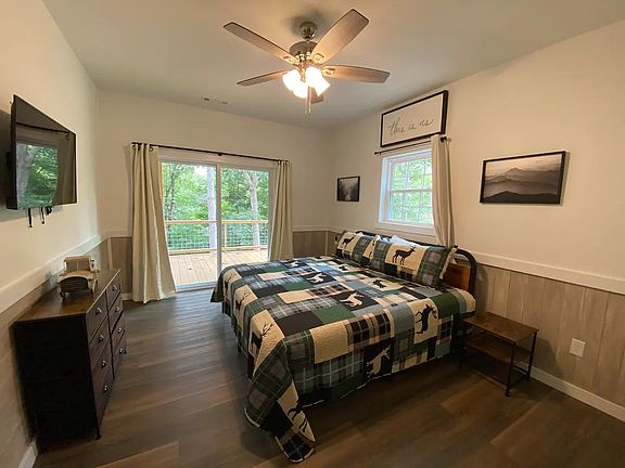 5th image of 271 Elmwood Cir