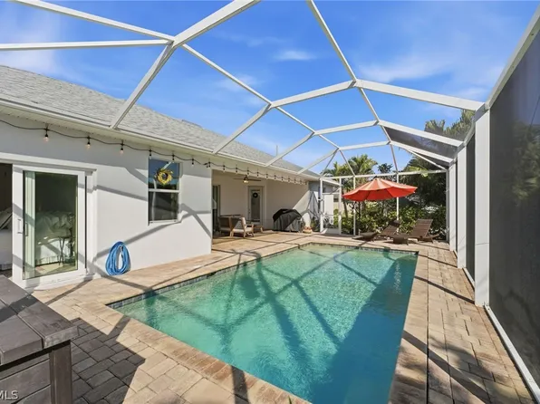 3905 Agualinda Blvd, Cape Coral, FL 33914