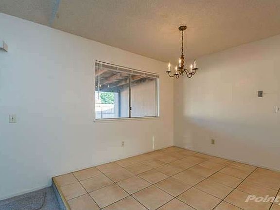 2865 N Miami Ave Clovis CA-small-005-2-16-666x445-72dpi