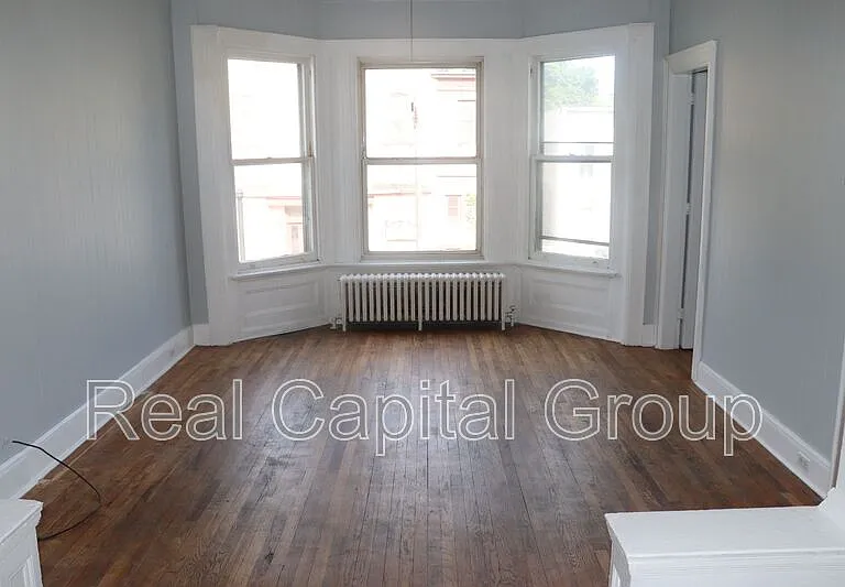 130 5th Ave #3 — Photo 2