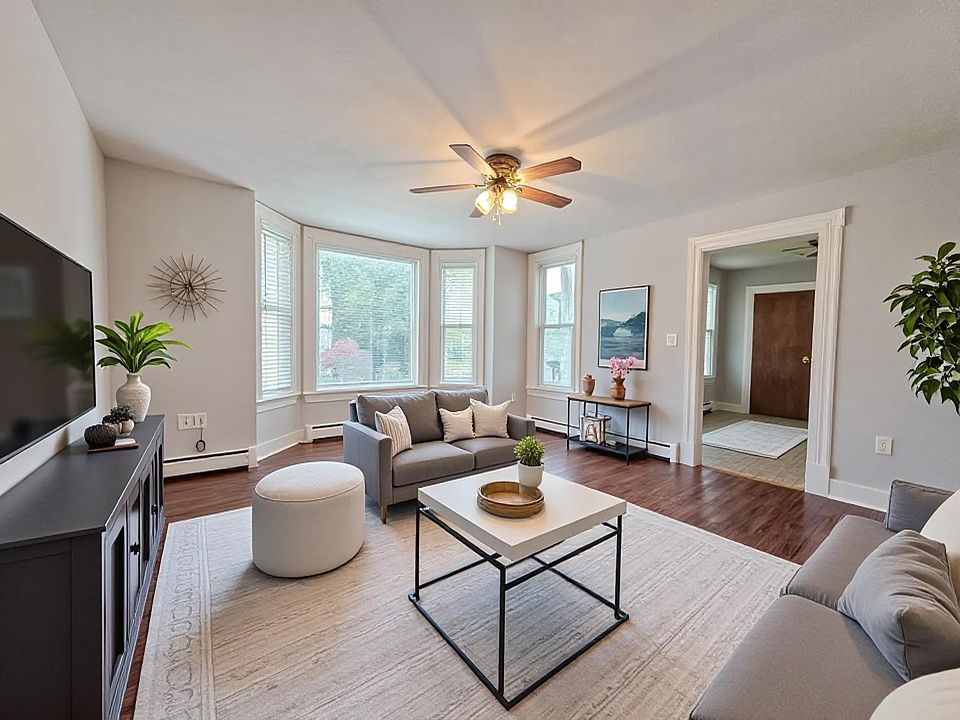 1st image of 463 Lake Ave APT 1