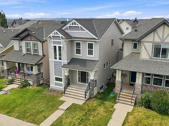3rd image of 73 E Legacy Cmn SE
