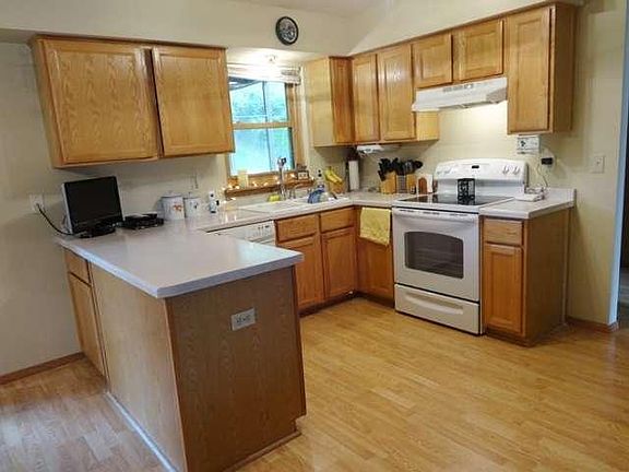 3rd image of 406 Poplar Grove Dr