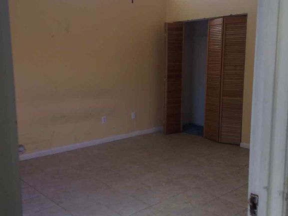 4th image of 1077 Summit Trail Cir APT B