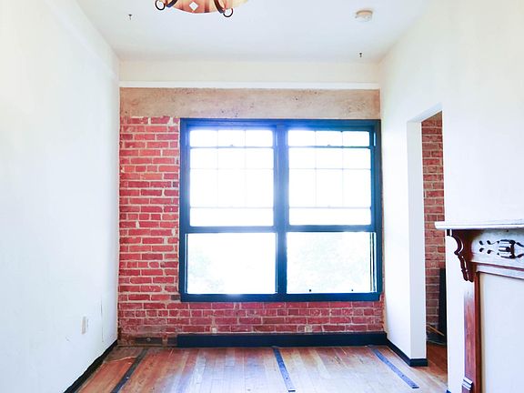 3rd image of 1525 Griffith Park Blvd #301