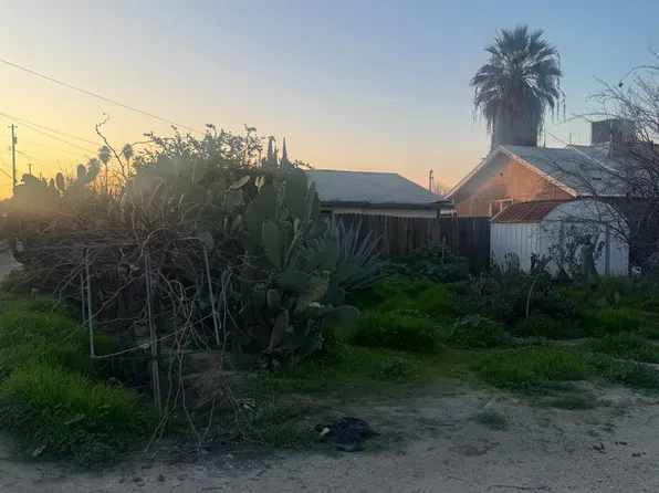 131 W 3rd St, Buttonwillow, CA 93206