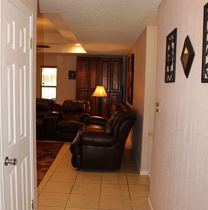 3rd image of 118 Regency Ct