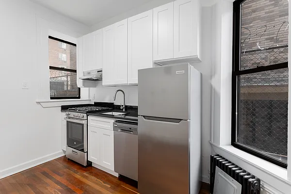 Rented by Bond New York | media 11