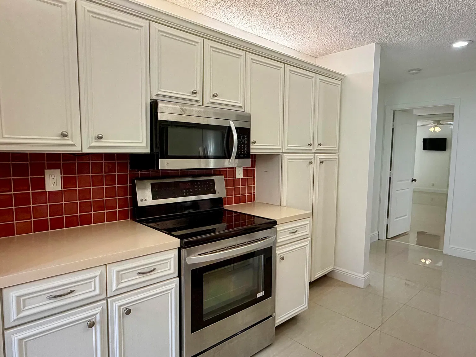 2 bed, 2.0 bath, 1106 sqft, $2,500 — Photo 2