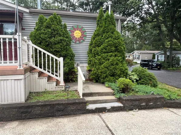 1661 Old Country Road #84, Riverhead, NY 11901